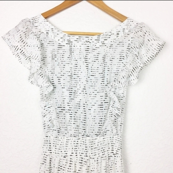 BCBG White Dress With Dash Print And Peekaboo Back Detail Size XS - Picture 7 of 14
